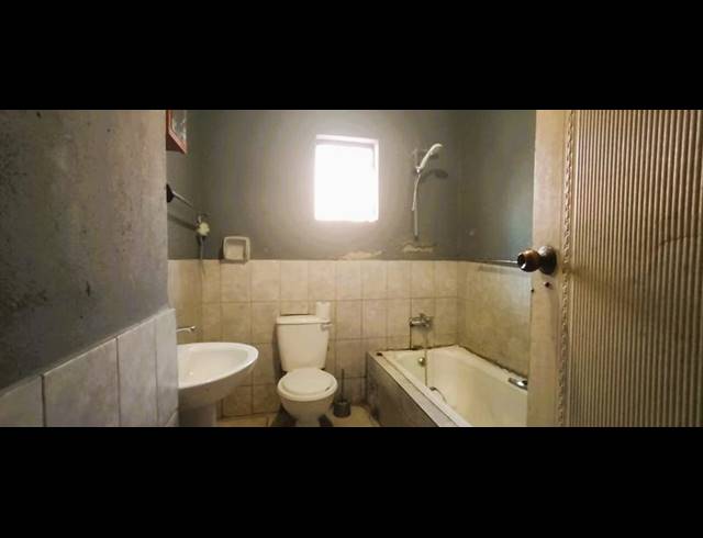 7 BEDROOM HOUSE FOR SALE IN MANKWENG